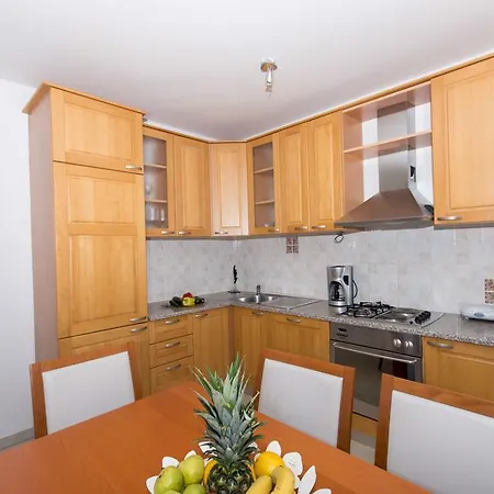 Apartman Tomislav 1927 Trogir